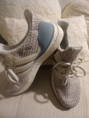 Women's UltraBoost 4 Adidas Running Shoes Sz 9.5